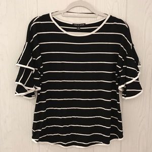 NWT Cable & Gauge black/white ruffled sleeve top